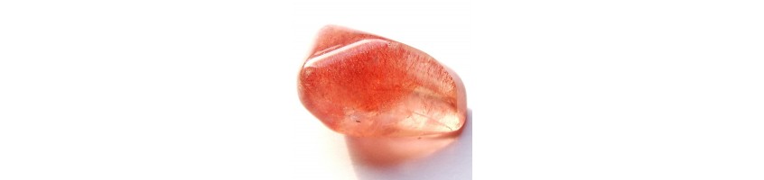 Strawberry Quartz is een uiterst zeldzame en prachtige edelsteen die we ook hebben bij gemstoneshop.nl